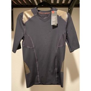 Under armour compression shirt medium black gold